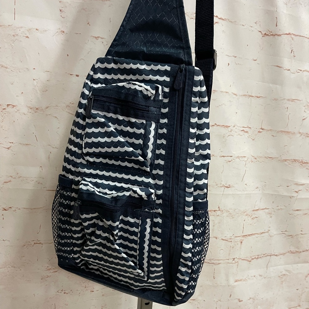 Thirty one sling back pack navy waves